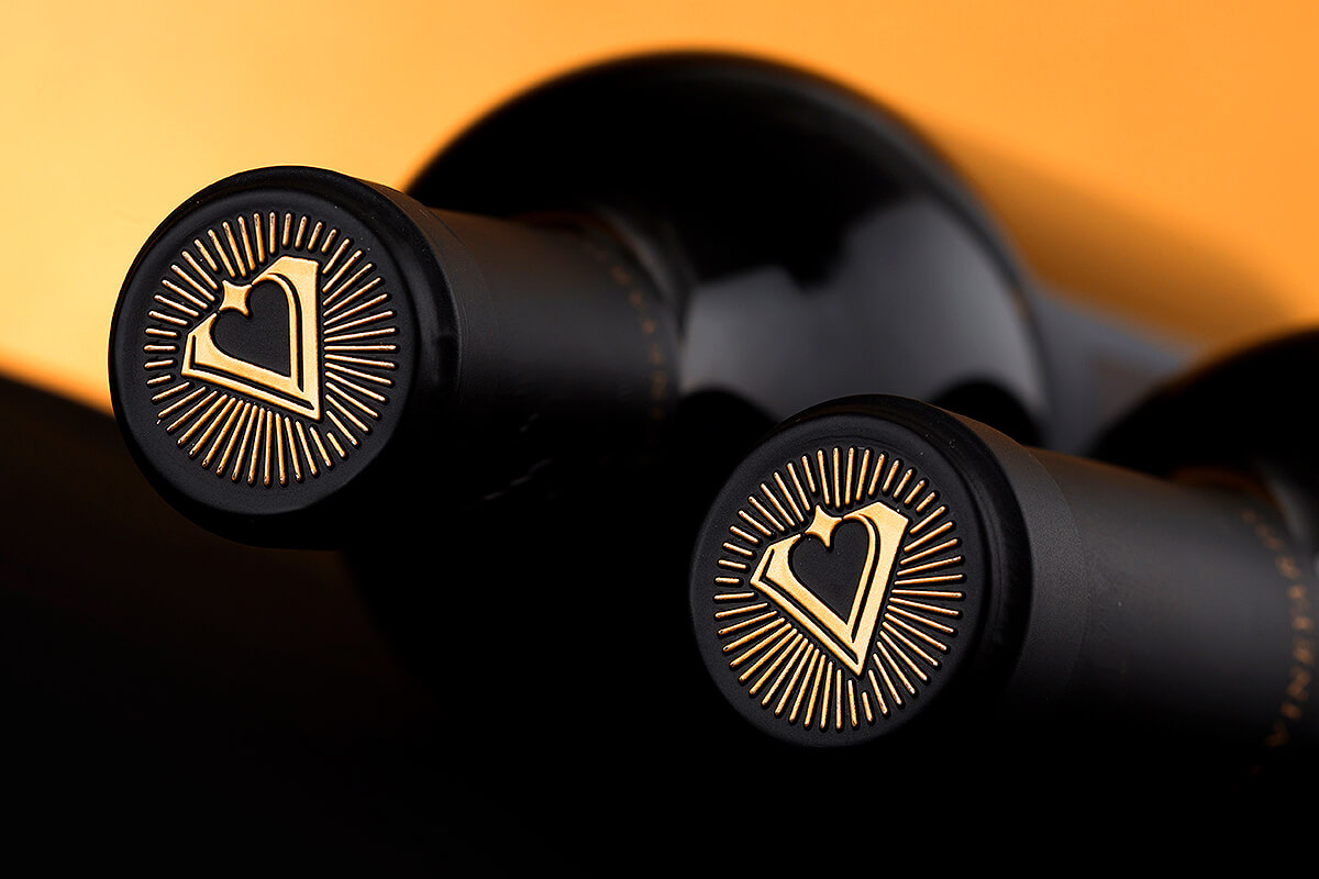 品牌设计|Velis Vineyards 酒品牌与包装设计