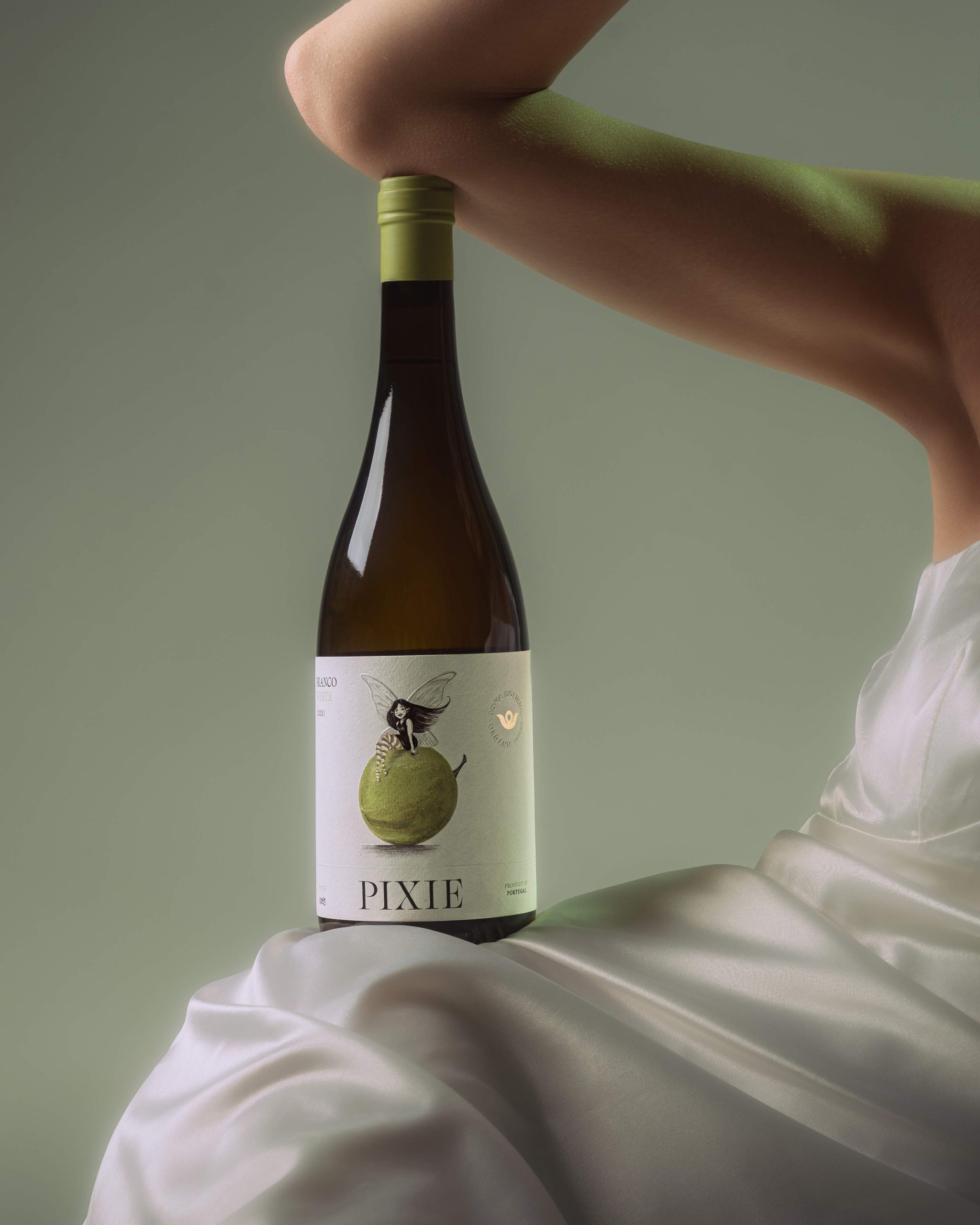 Pixie玫瑰葡萄酒‌包装设计欣赏学习