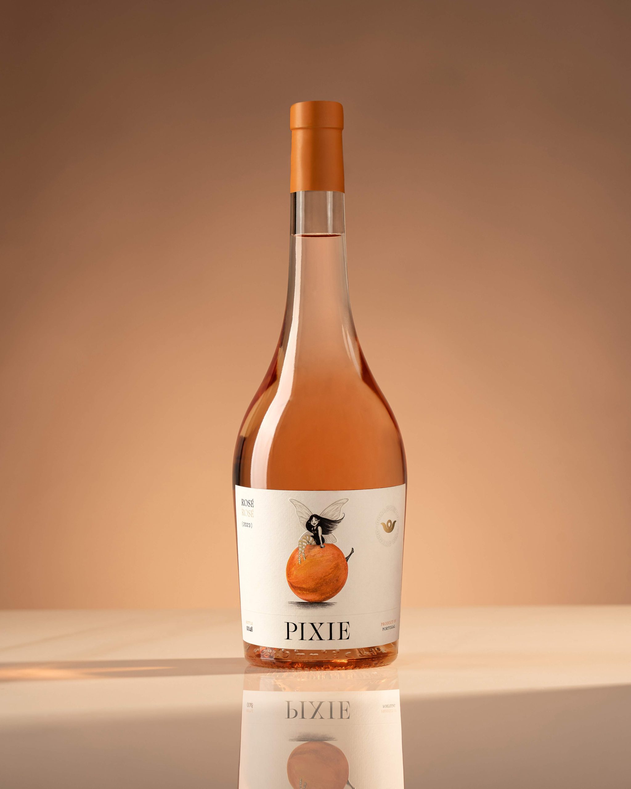 Pixie玫瑰葡萄酒‌果酒包装设计欣赏学习
