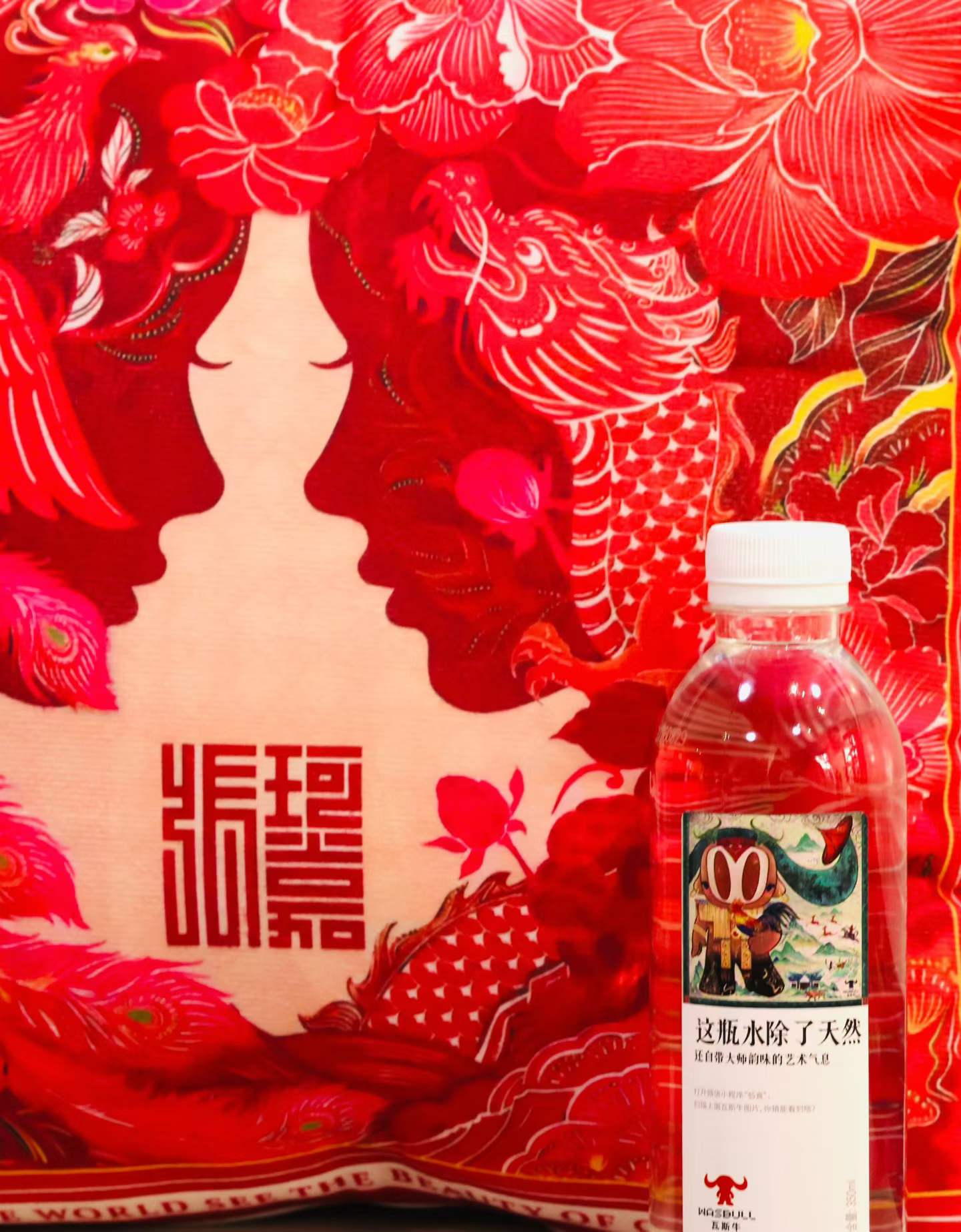 73岁赵雅芝压轴北京时装周,凤穿牡丹惊艳全场,岁月难掩东方风骨 73岁赵雅芝压轴北京时装周,凤穿牡丹惊艳全场,岁月难掩东方风骨